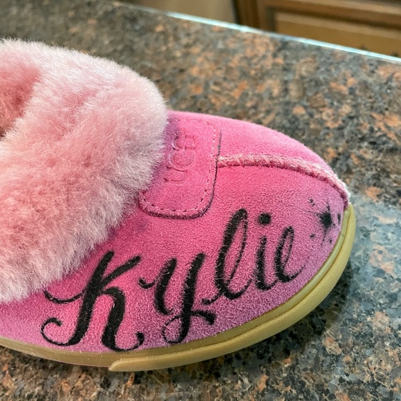 Like new pink Personalized Uggs - size 7 1/2 - Picture 5 of 7